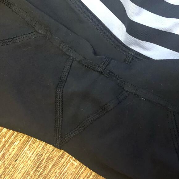 Lululemon Black Purple Stripe Run For Your Life Crop Capri Leggings Size 4 - Picture 8 of 14